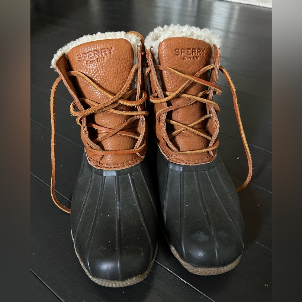 SPERRY Duck Boots. Size 7